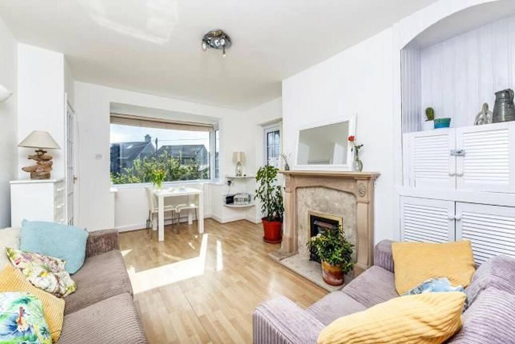 Sunrise! ~ 2 Bedrooms, Garden, Parking, Sea Views St Ives 外观 照片