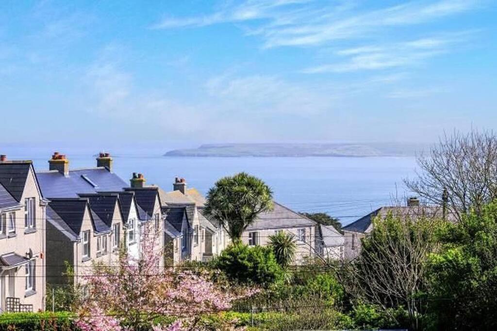 Sunrise! ~ 2 Bedrooms, Garden, Parking, Sea Views St Ives 外观 照片