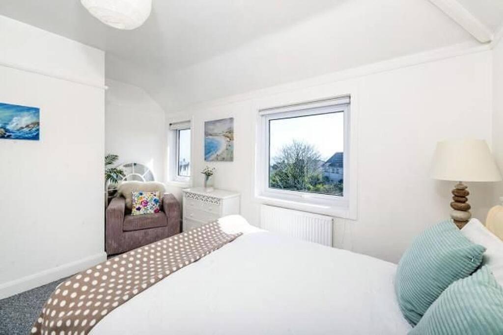 Sunrise! ~ 2 Bedrooms, Garden, Parking, Sea Views St Ives 外观 照片