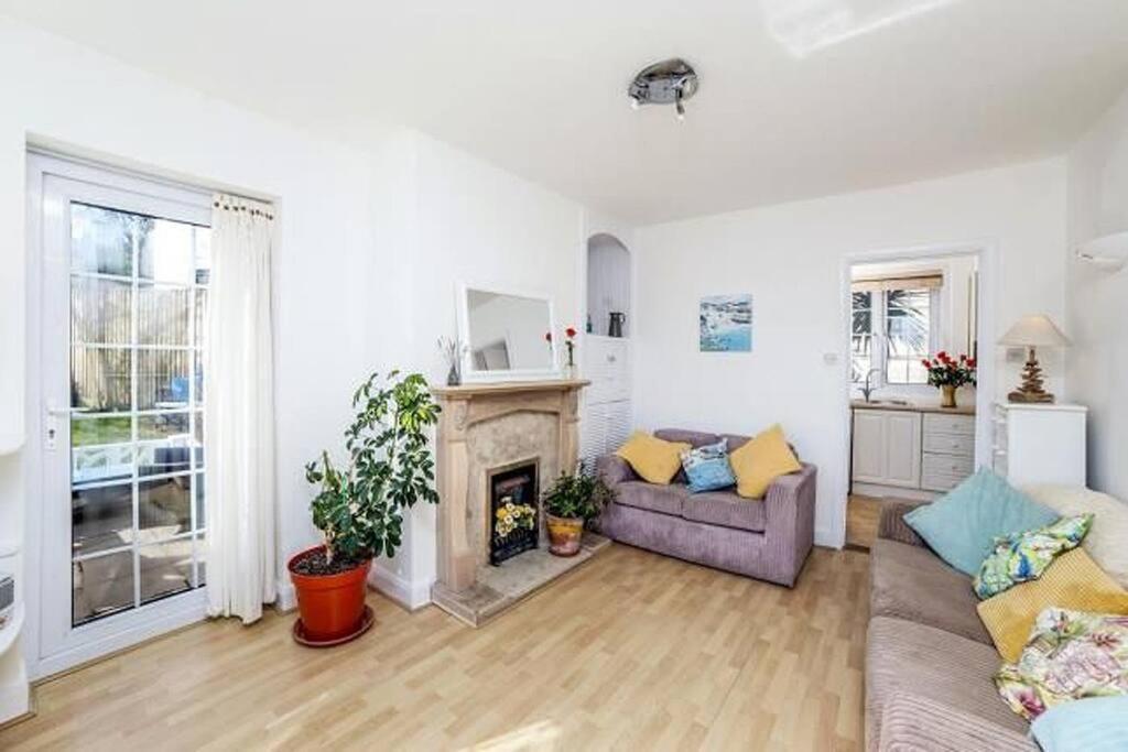 Sunrise! ~ 2 Bedrooms, Garden, Parking, Sea Views St Ives 外观 照片