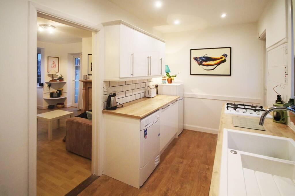 Sunrise! ~ 2 Bedrooms, Garden, Parking, Sea Views St Ives 外观 照片