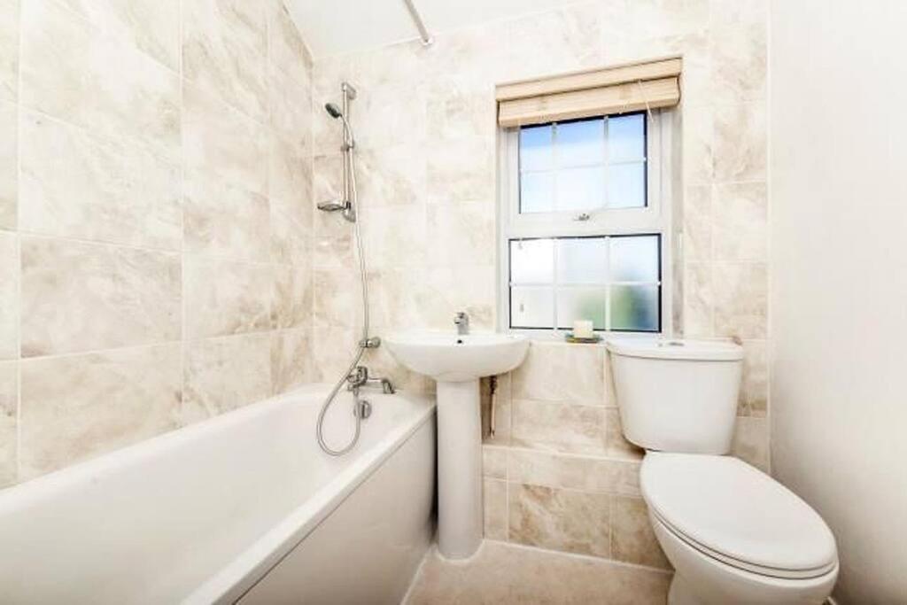 Sunrise! ~ 2 Bedrooms, Garden, Parking, Sea Views St Ives 外观 照片
