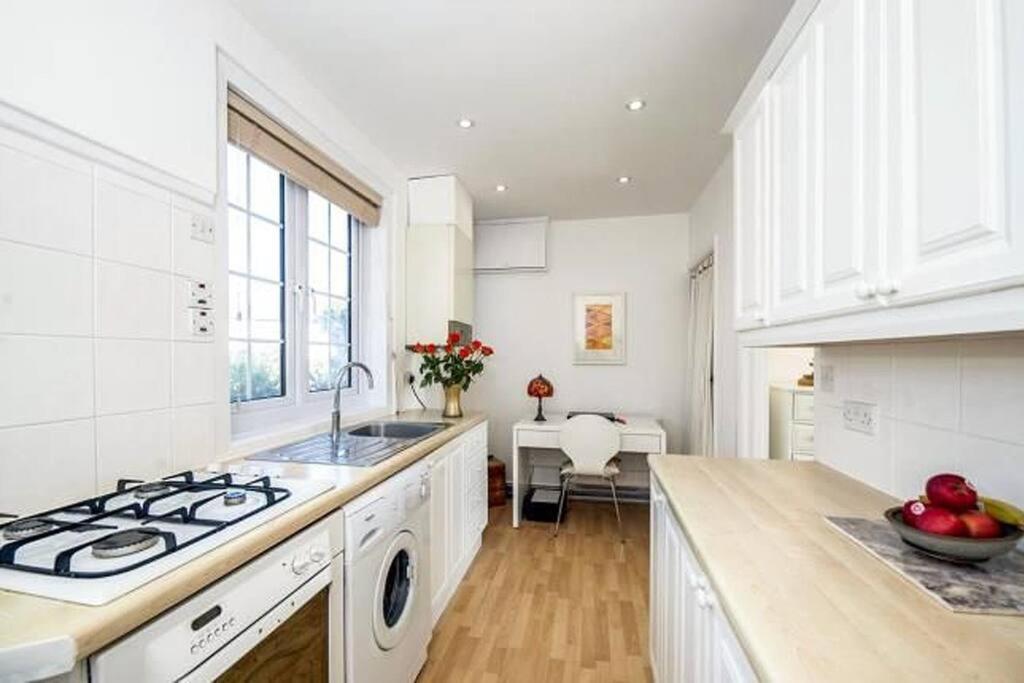 Sunrise! ~ 2 Bedrooms, Garden, Parking, Sea Views St Ives 外观 照片