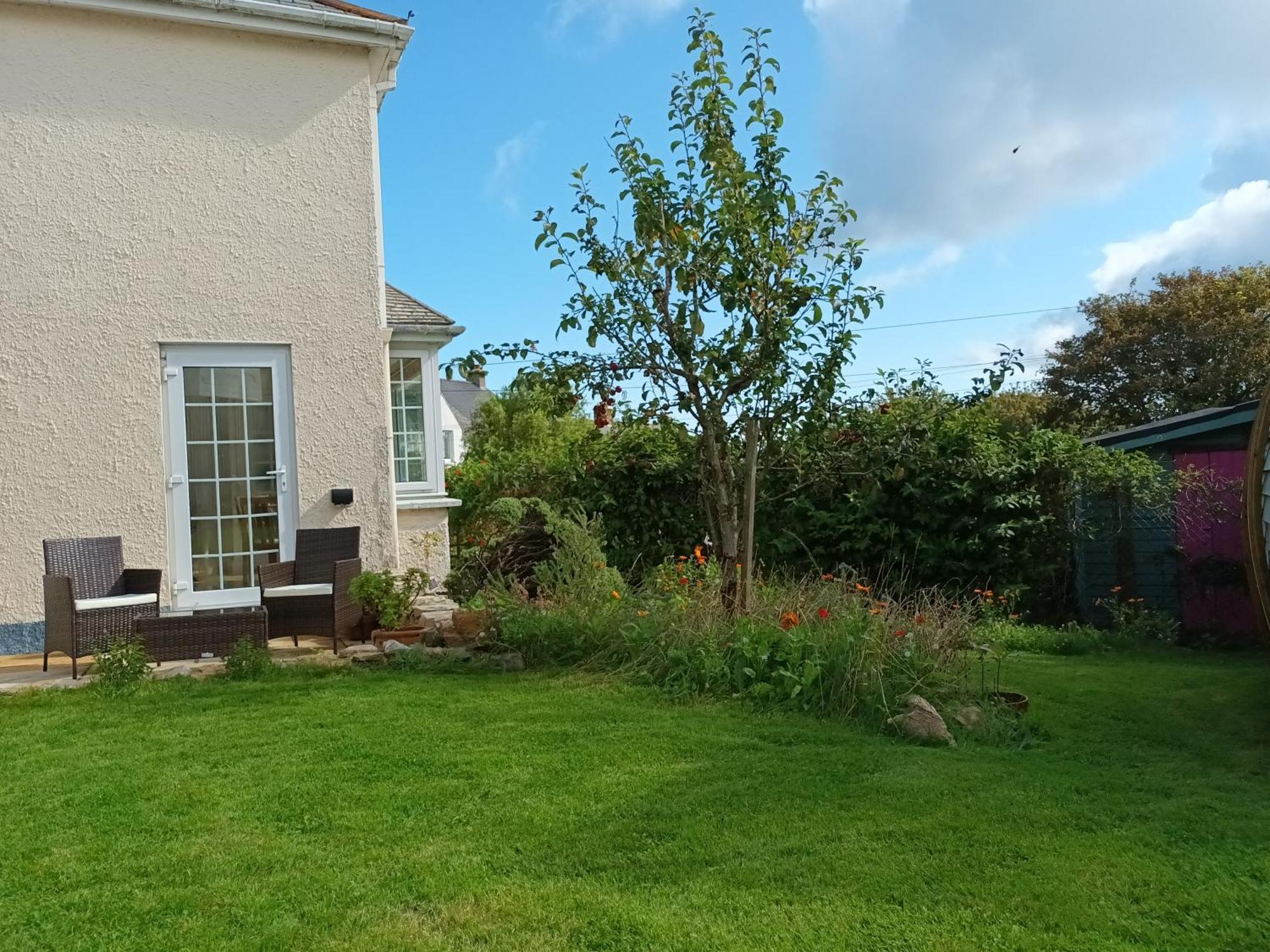 Sunrise! ~ 2 Bedrooms, Garden, Parking, Sea Views St Ives 外观 照片